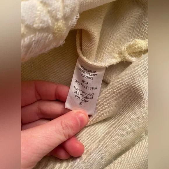 White Birch “It’s No Bother” Yellow with Daisies Terrycloth Button Down Shirt - Picture 6 of 7